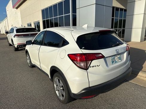 Used 2017 Honda HR-V EX image 4