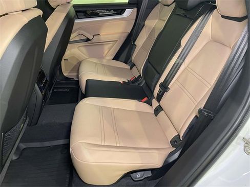 New 2026 Porsche Cayenne Coupe image 19