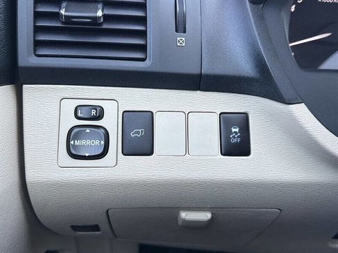 Used 2009 Toyota Venza FWD image 30