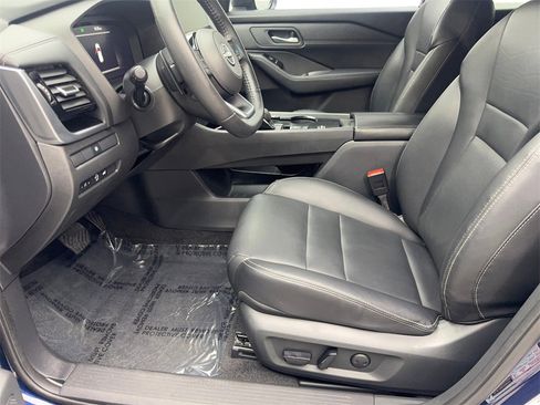 Used 2024 Nissan Rogue SL image 26