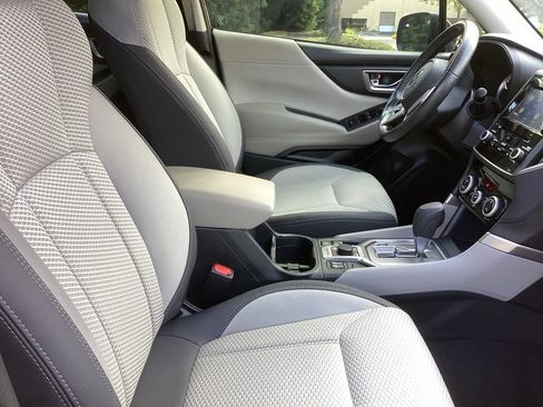 Used 2022 Subaru Forester Premium w/ Popular Package #1 AWD/4WD image 4