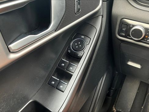 Used 2023 Ford Explorer 4WD image 34