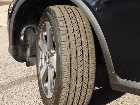 Used 2018 Mercedes-Benz GLC 300 w/ Premium Package image 6