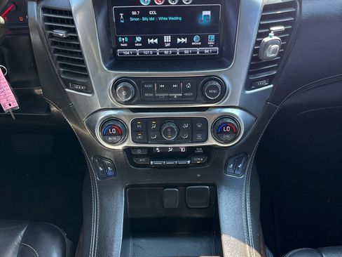 Used 2020 Chevrolet Suburban LT AWD/4WD image 17