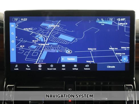 Used 2022 Lincoln Navigator Reserve AWD/4WD image 3