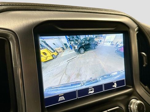 Used 2021 GMC Sierra 1500 SLT w/ SLT Premium Package AWD/4WD image 16