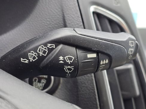 Used 2017 Ford Focus Titanium image 29