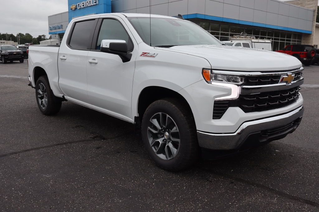 New 2026 Chevrolet Silverado 1500 LT w/ Z71 Off-Road Package AWD/4WD image 2