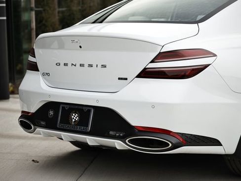 Used 2025 Genesis G70 3.3T Advanced image 9