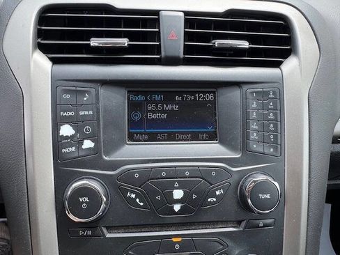 Used 2014 Ford Fusion SE w/ Equipment Group 202A image 43