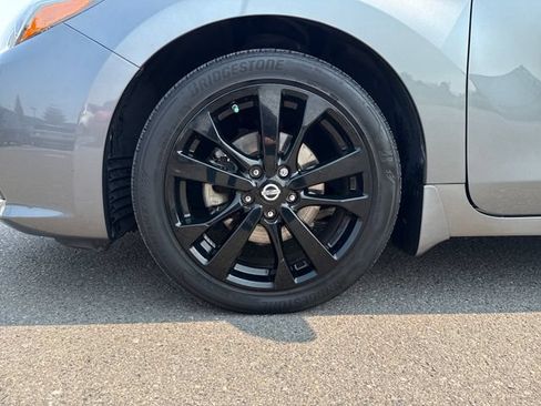 Used 2017 Nissan Altima 2.5 SR w/ Midnight Edition Package FWD image 29
