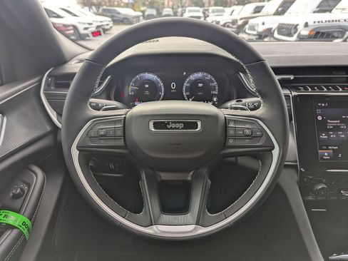 New 2025 Jeep Grand Cherokee Altitude RWD image 17