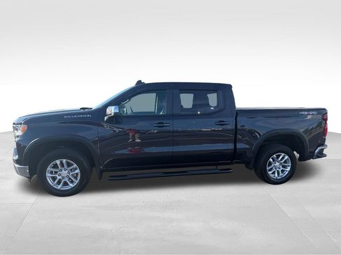 Used 2023 Chevrolet Silverado 1500 LT AWD/4WD image 2