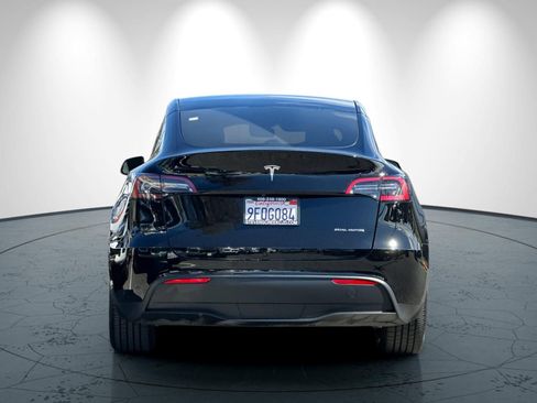 Used 2023 Tesla Model Y Long Range AWD/4WD image 5