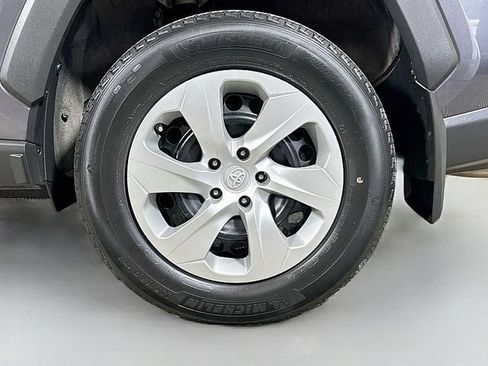Used 2022 Toyota RAV4 LE AWD/4WD image 30
