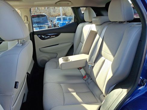 Used 2019 Nissan Rogue Sport SL w/ Premium Package image 8