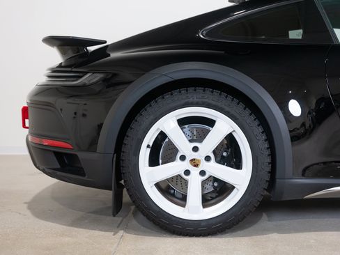 Used 2024 Porsche 911 Dakar w/ Extended Race-Tex Package AWD/4WD image 21