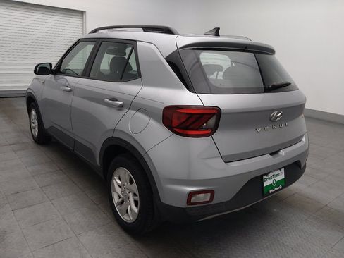 Used 2020 Hyundai Venue SEL FWD image 5