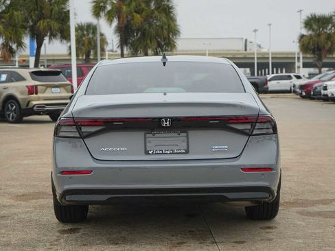 Used 2025 Honda Accord Touring image 5