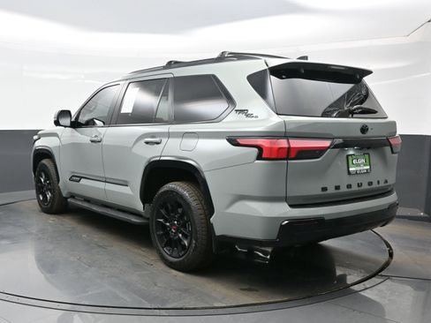 Used 2024 Toyota Sequoia Platinum image 4