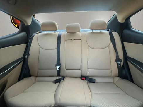 Used 2013 Hyundai Elantra GLS w/ Preferred Pkg FWD image 16