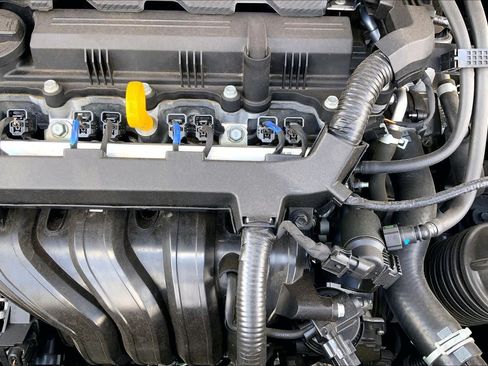 Used 2025 Hyundai Venue SEL FWD image 33
