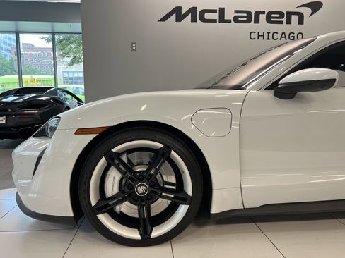 Used 2022 Porsche Taycan 4S image 22