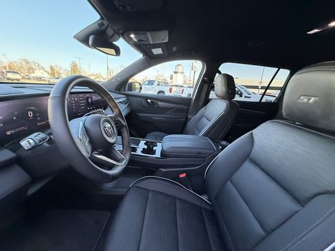 Used 2025 Buick Enclave Sport Touring image 4