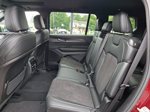 Used 2023 Jeep Grand Cherokee L Laredo AWD/4WD image 20