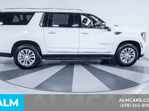 Used 2025 GMC Yukon XL Denali RWD image 11