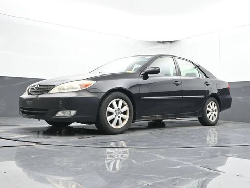 Used 2003 Toyota Camry XLE w/ XLE Premium Pkg FWD image 16