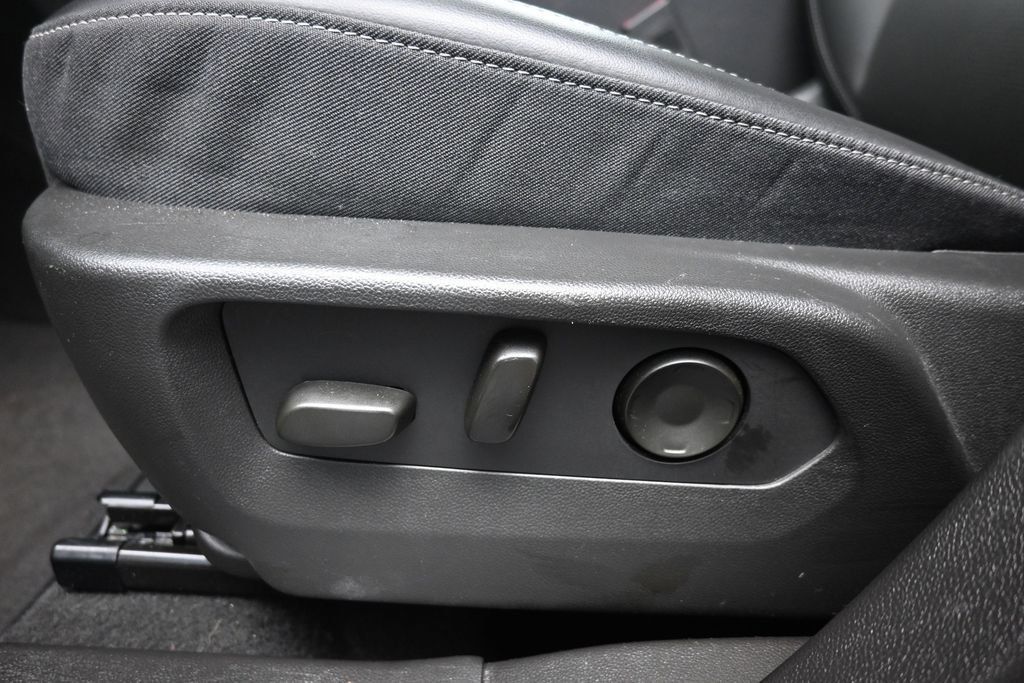 Used 2024 Buick Envision Preferred AWD/4WD image 23