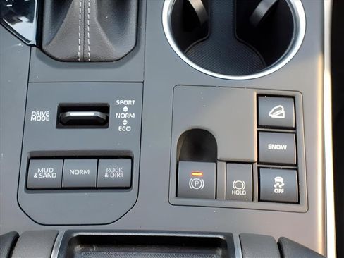 Used 2024 Toyota Highlander XLE image 24