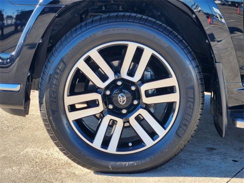 Used 2022 Toyota 4Runner Limited image 10