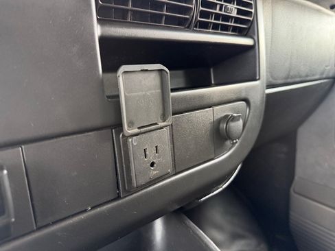Used 2018 Chevrolet Express 3500 w/ Power Convenience Package RWD image 22