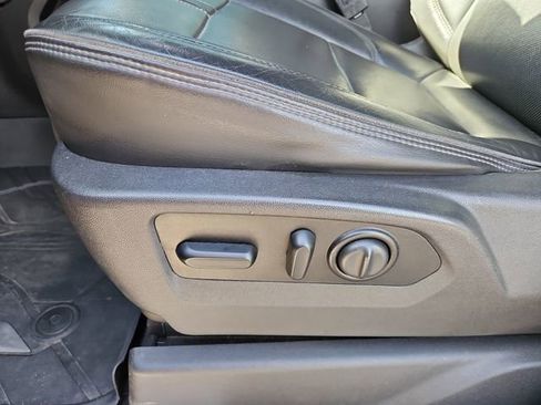 Used 2021 Chevrolet Silverado 1500 High Country w/ Technology Package image 18