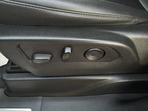 Used 2023 Chevrolet Suburban LT image 17