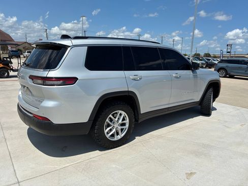 Used 2023 Jeep Grand Cherokee L Laredo AWD/4WD image 3