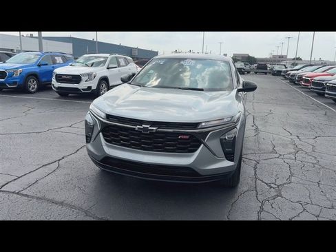 Certified 2024 Chevrolet Trax RS w/ Driver Confidence Package FWD image 3