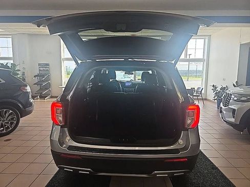 Used 2021 Ford Explorer XLT w/ Equipment Group 202A AWD/4WD image 28