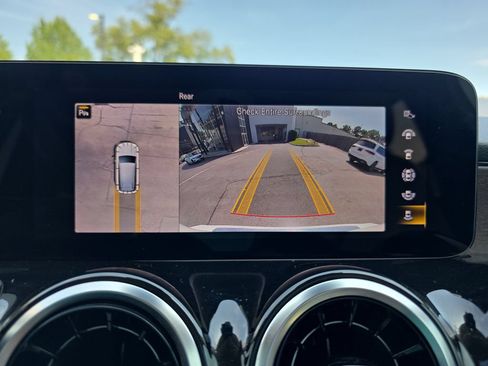 Certified 2022 Mercedes-Benz GLB 250 image 26