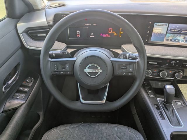 Used 2025 Nissan Kicks SV FWD image 33