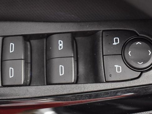 Used 2025 Chevrolet Equinox LT AWD/4WD image 21