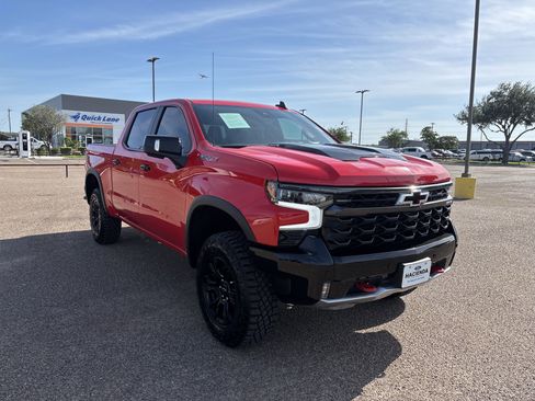 Used 2025 Chevrolet Silverado 1500 ZR2 w/ Technology Package AWD/4WD image 5