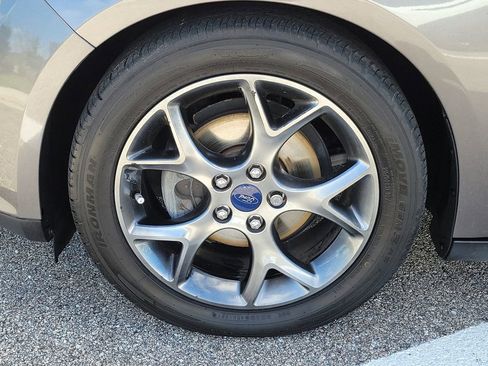 Used 2014 Ford Focus SE w/ Equipment Group 201A image 13