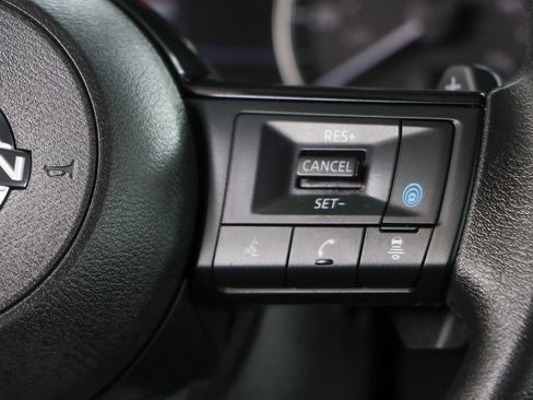 Used 2023 Nissan Rogue SV image 14