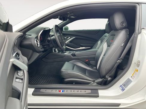 Used 2022 Chevrolet Camaro SS RWD image 9