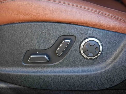 Used 2023 Genesis GV70 2.5T w/ Advanced Package image 20