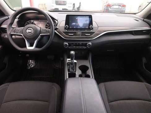 Used 2025 Nissan Altima 2.5 SV image 20