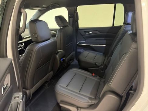 New 2027 Chevrolet Traverse LT w/ LPO, Floor Liner Package AWD/4WD image 13